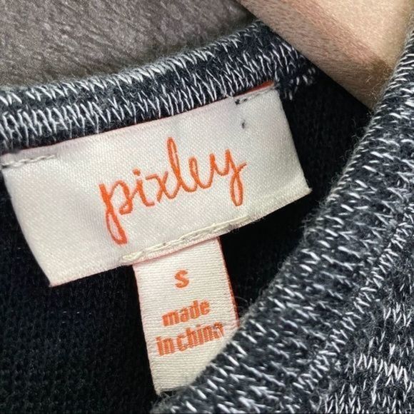 Pixley Stitch Fix Keyhole High Low Tank - Picture 5 of 8